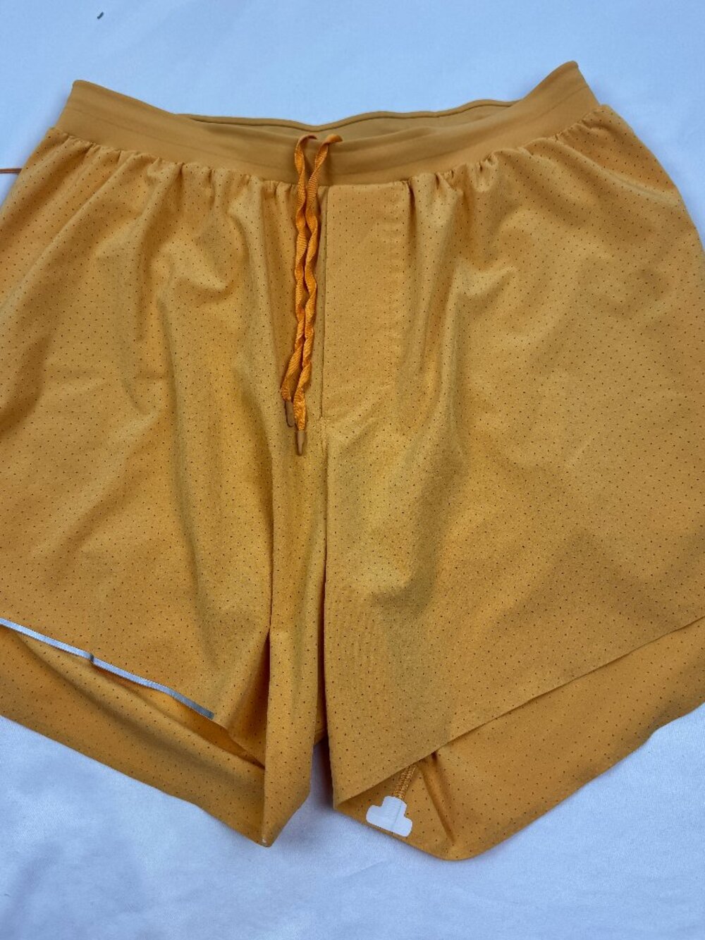 Lululemon Men’s Athletic Shorts Orange Size M Lined Stretch Activewear